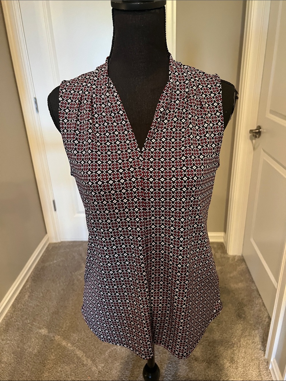 Liz Claiborne Sleeveless V-Neck Geo Print Top - Burgundy and Black